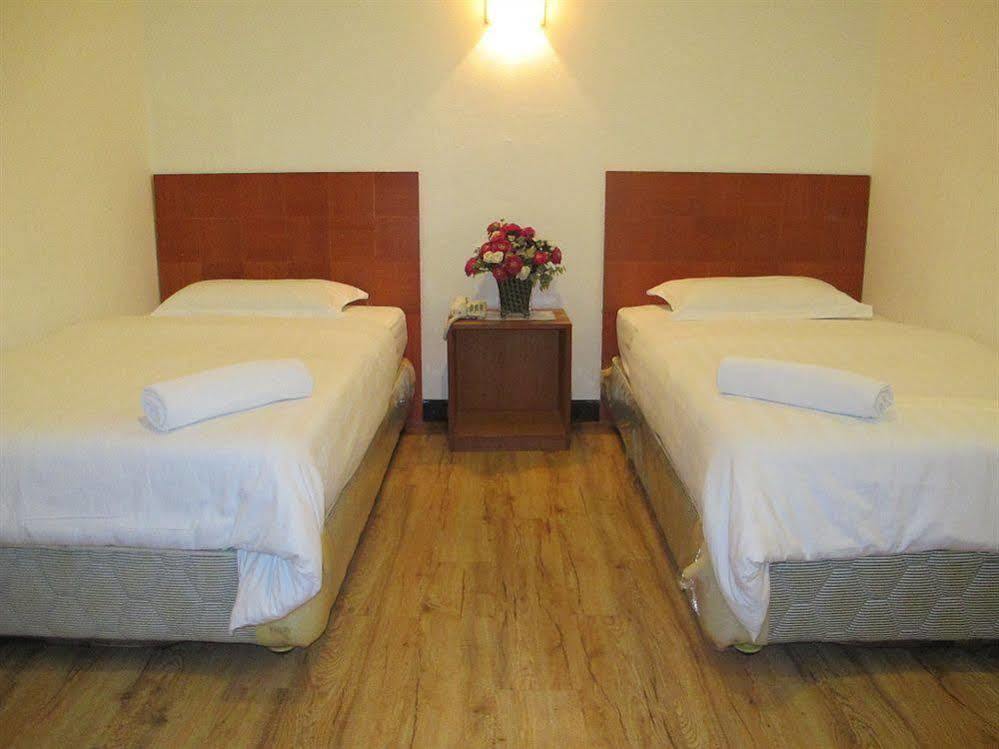 Switz Paradise Hotel - 5 Minute Walk To Centre Point And 10 Minute Walk To Waterfront- Kota Kinabalu Dış mekan fotoğraf